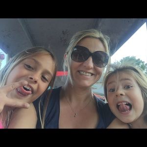 Meet your Posher, Eva